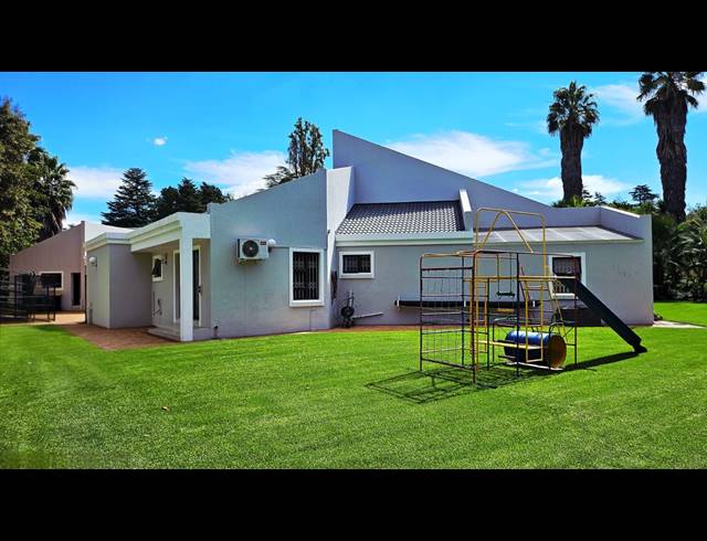6 BEDROOM HOUSE FOR SALE IN THREE RIVERS